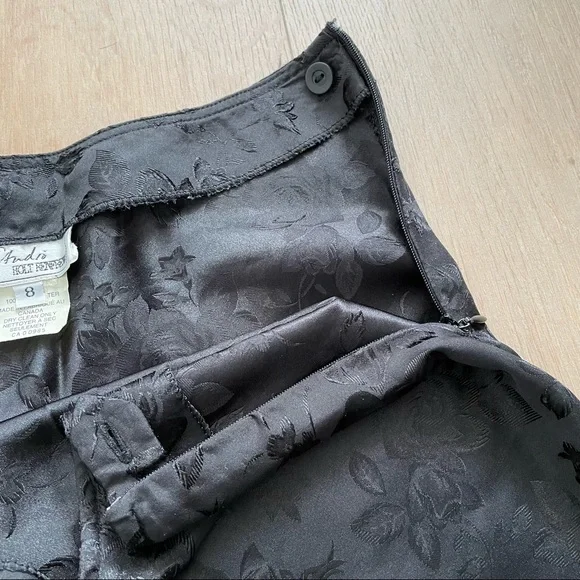 VTG STUDIO HOLT RENFREW Black Flower Pattern Skirt - Picture 3 of 5